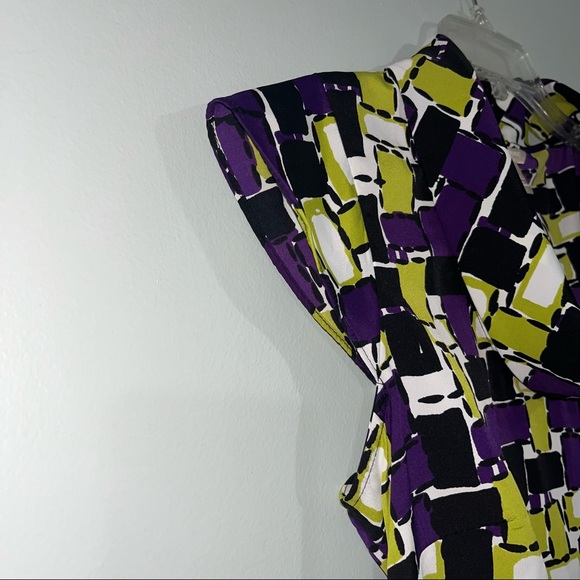 Banana Republic NWT size medium blouse w/cap sleeves - Picture 5 of 9